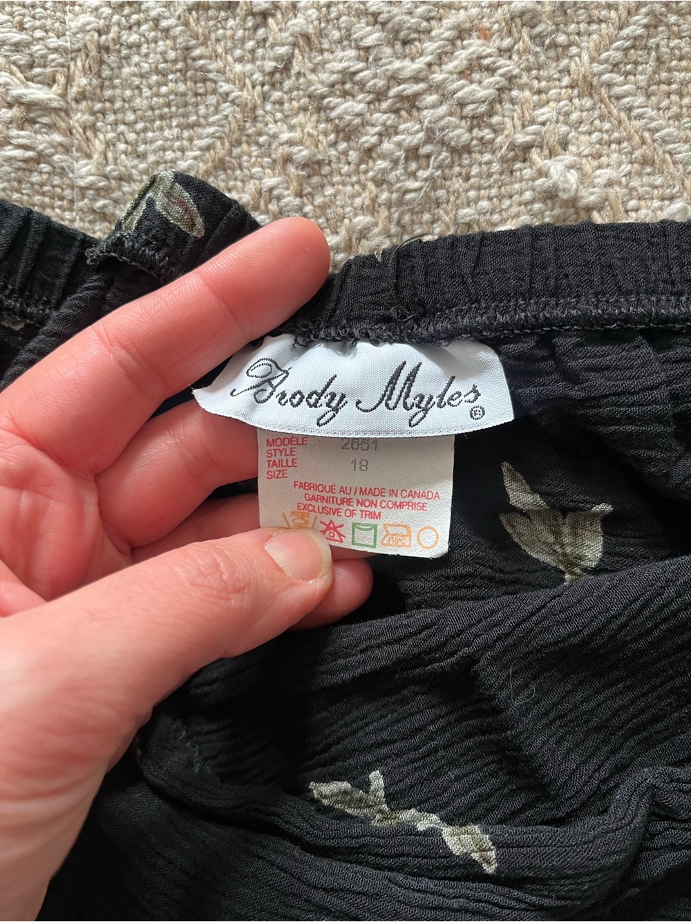 Vintage Brody Myles Black Floral Border Print Midi Skirt Size 18 - Picture 5 of 7